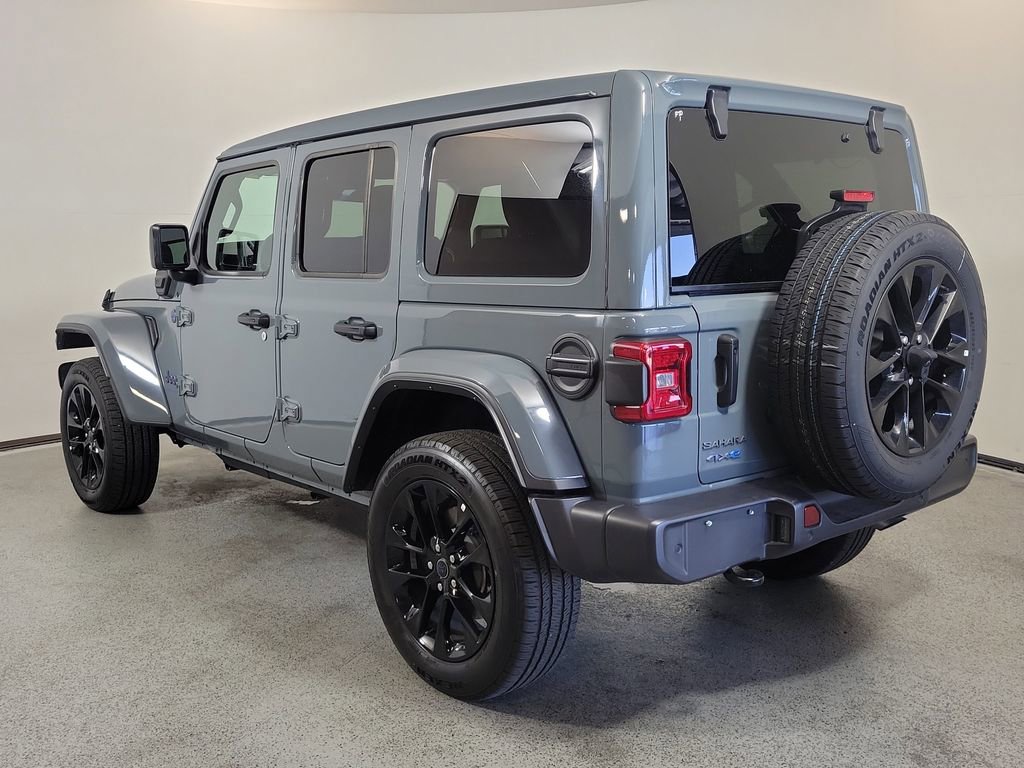 Used 2025 Jeep Wrangler Unlimited Sahara w/ Safety Group AWD/4WD image 5