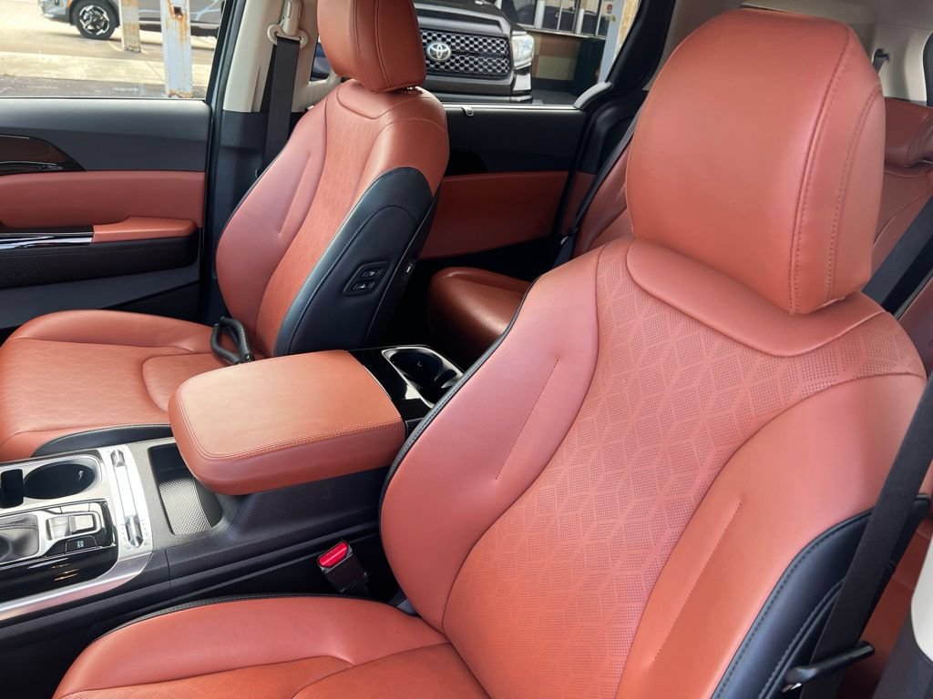 Certified 2023 Kia Carnival SX FWD image 5