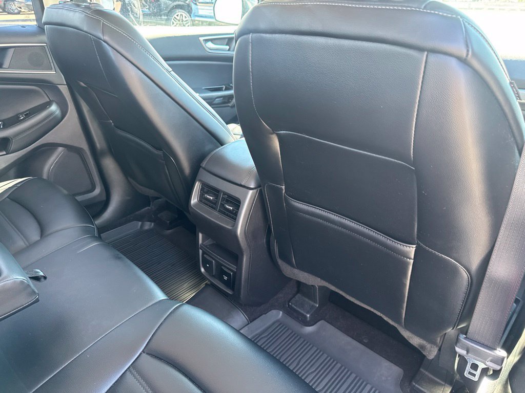 Used 2019 Ford Edge SEL w/ Equipment Group 201A AWD/4WD image 39
