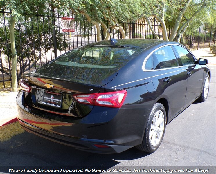 Used 2019 Chevrolet Malibu LT w/ Leather Package FWD image 6