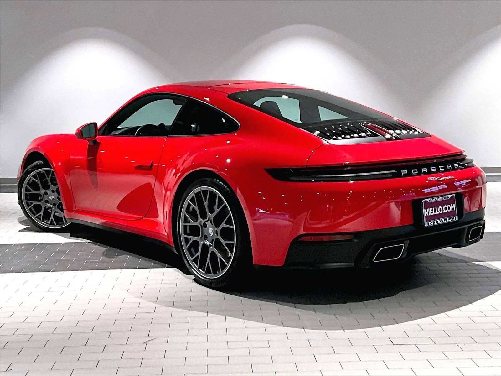 Used 2025 Porsche 911 Carrera T image 3