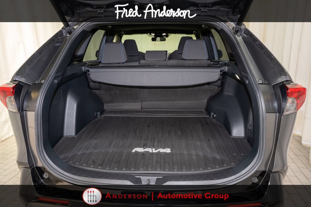 Certified 2022 Toyota RAV4 SE AWD/4WD image 5