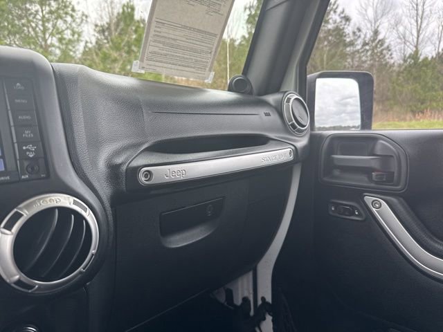 Used 2012 Jeep Wrangler Unlimited Sahara w/ Connectivity Group image 21