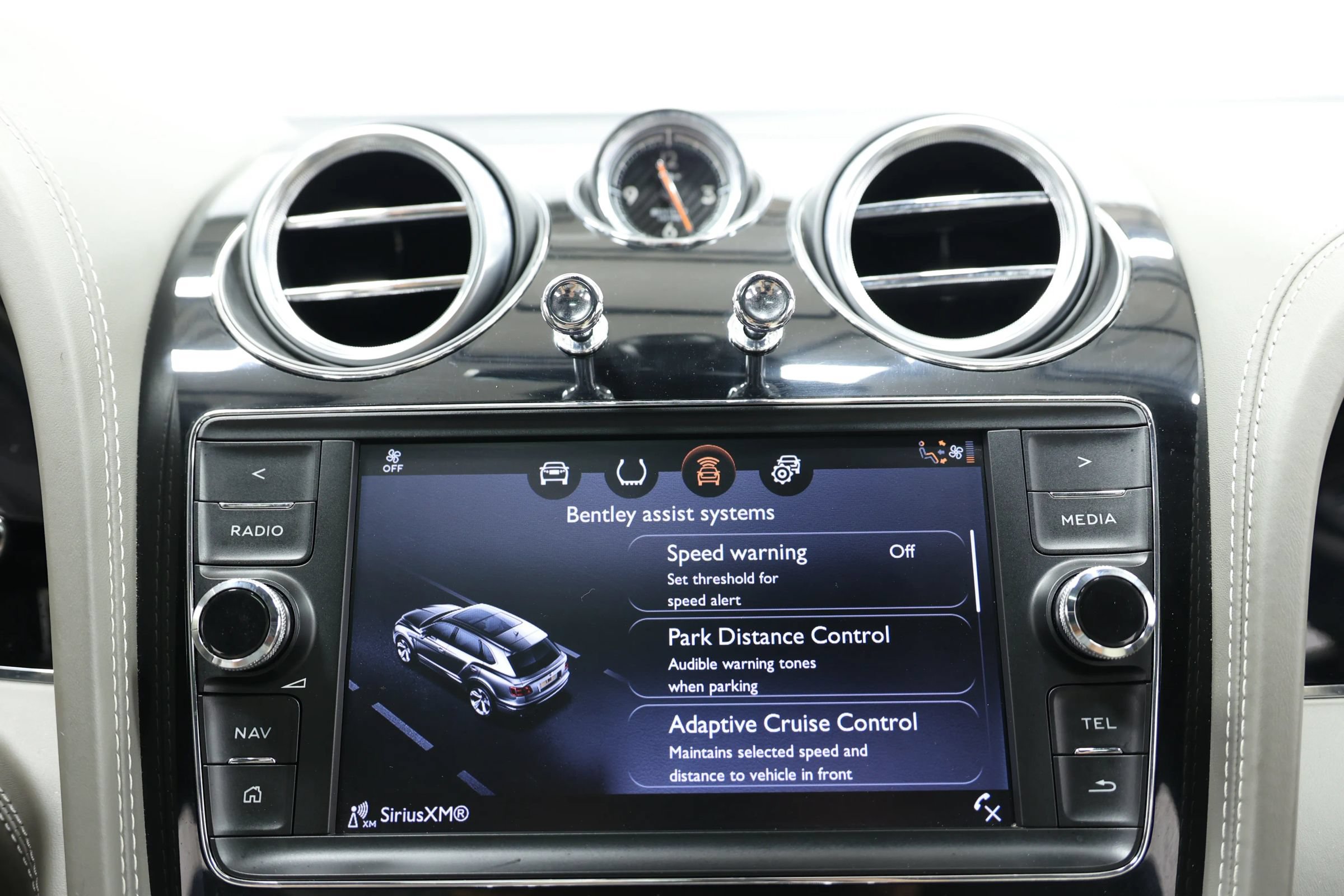 Used 2018 Bentley Bentayga Onyx Edition AWD/4WD image 43