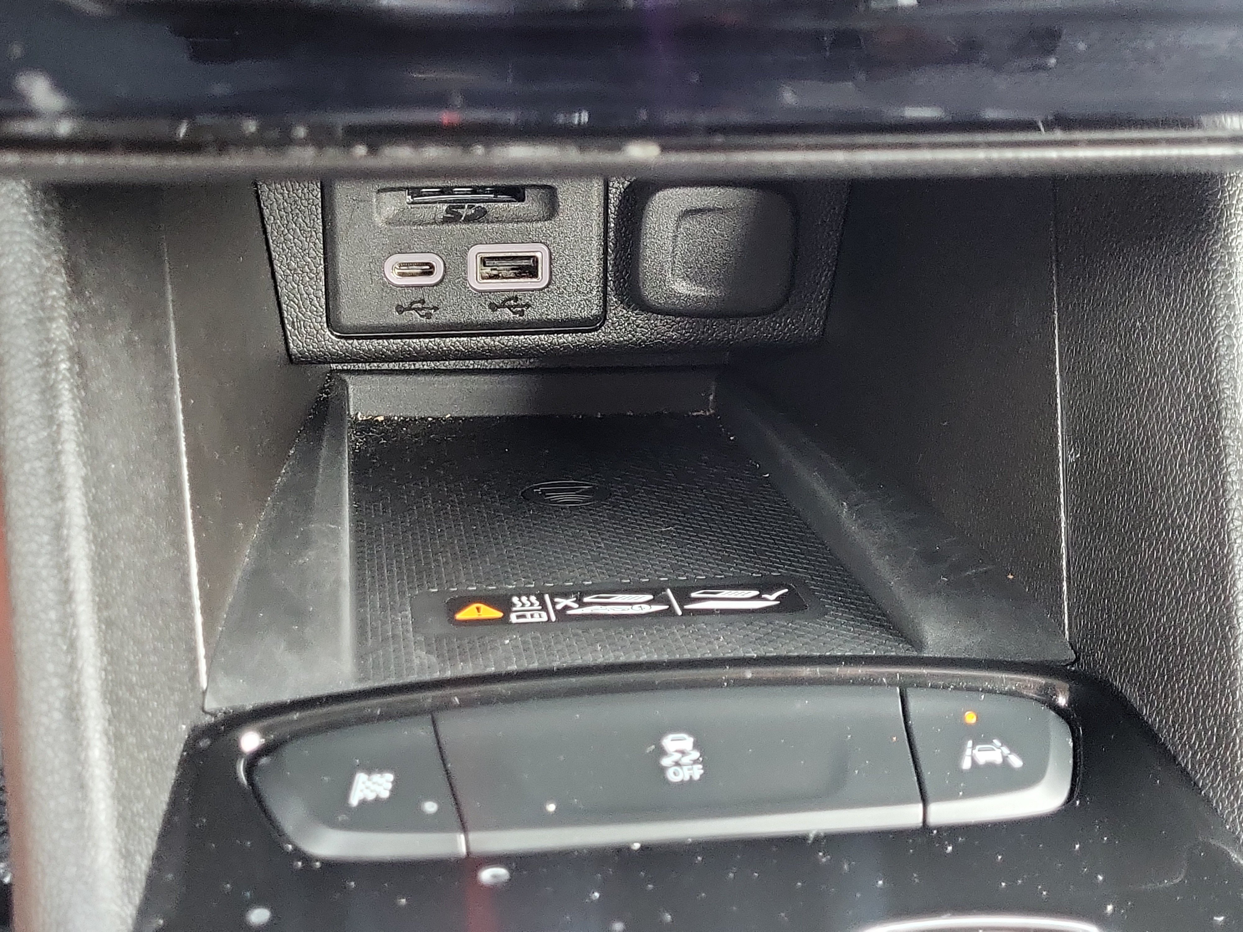 Used 2023 Chevrolet Bolt EUV LT FWD image 28