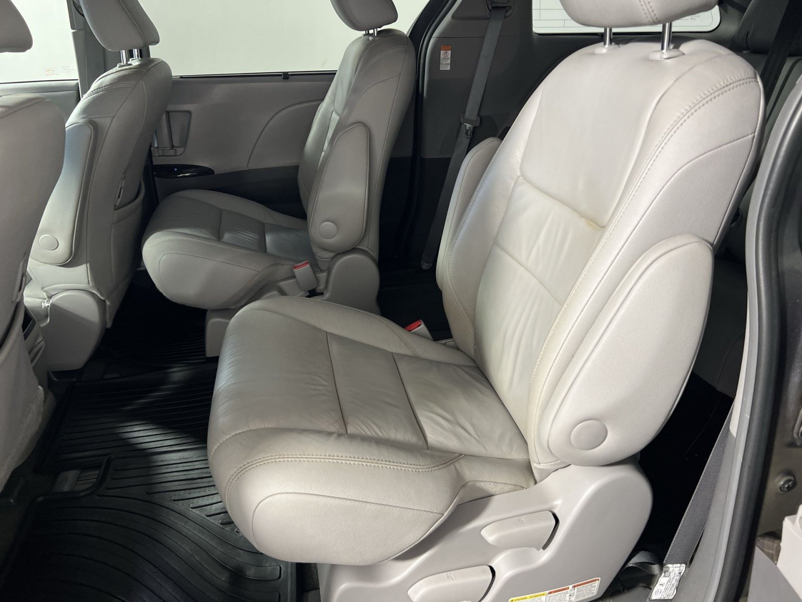 Used 2017 Toyota Sienna XLE w/ XLE Navigation Package AWD/4WD image 26