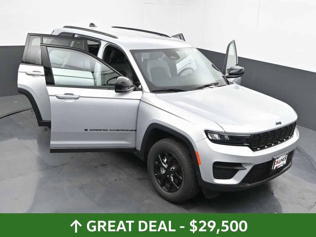 Used 2024 Jeep Grand Cherokee Altitude image 63