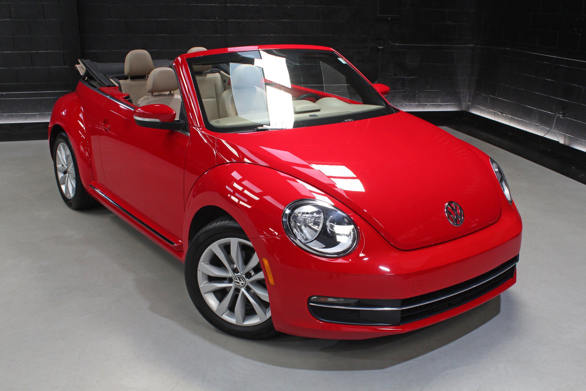 Used 2014 Volkswagen Beetle TDI FWD image 11