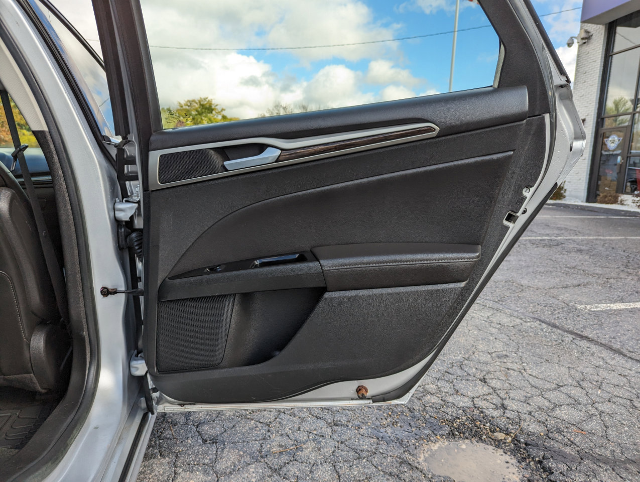 Used 2014 Ford Fusion Energi SE w/ Driver Assist Package image 33