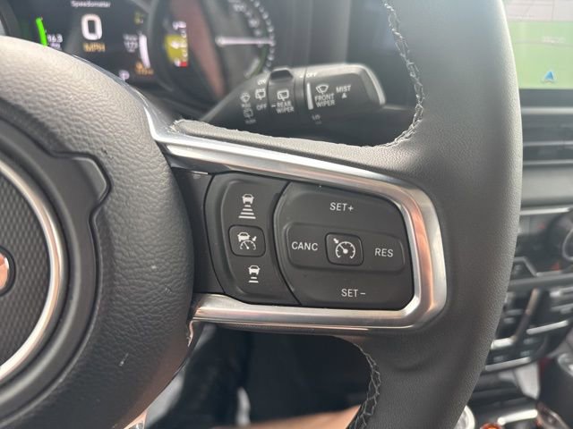Used 2025 Jeep Wrangler Unlimited Sahara AWD/4WD image 16