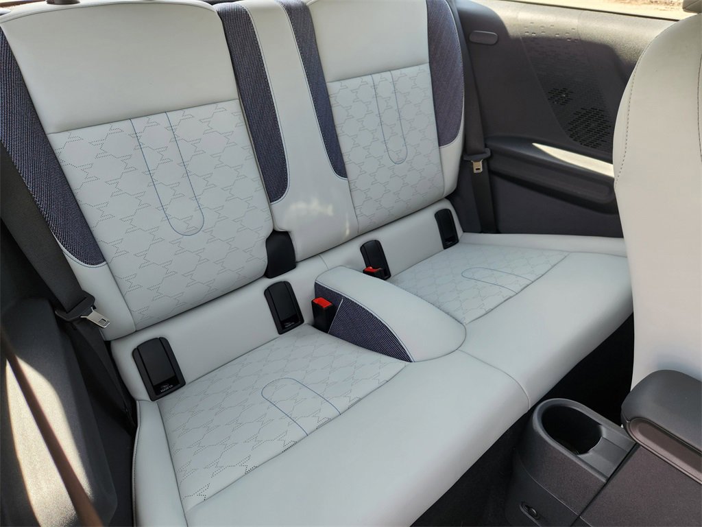 Used 2025 MINI Cooper 2-Door Hardtop image 23