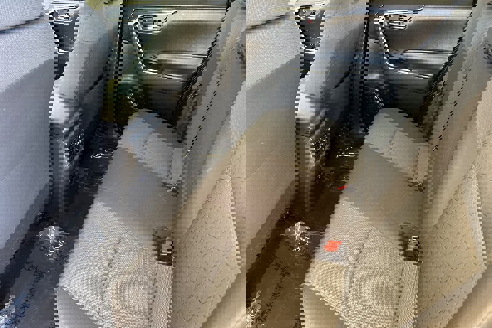 Used 2022 Toyota RAV4 XLE image 4