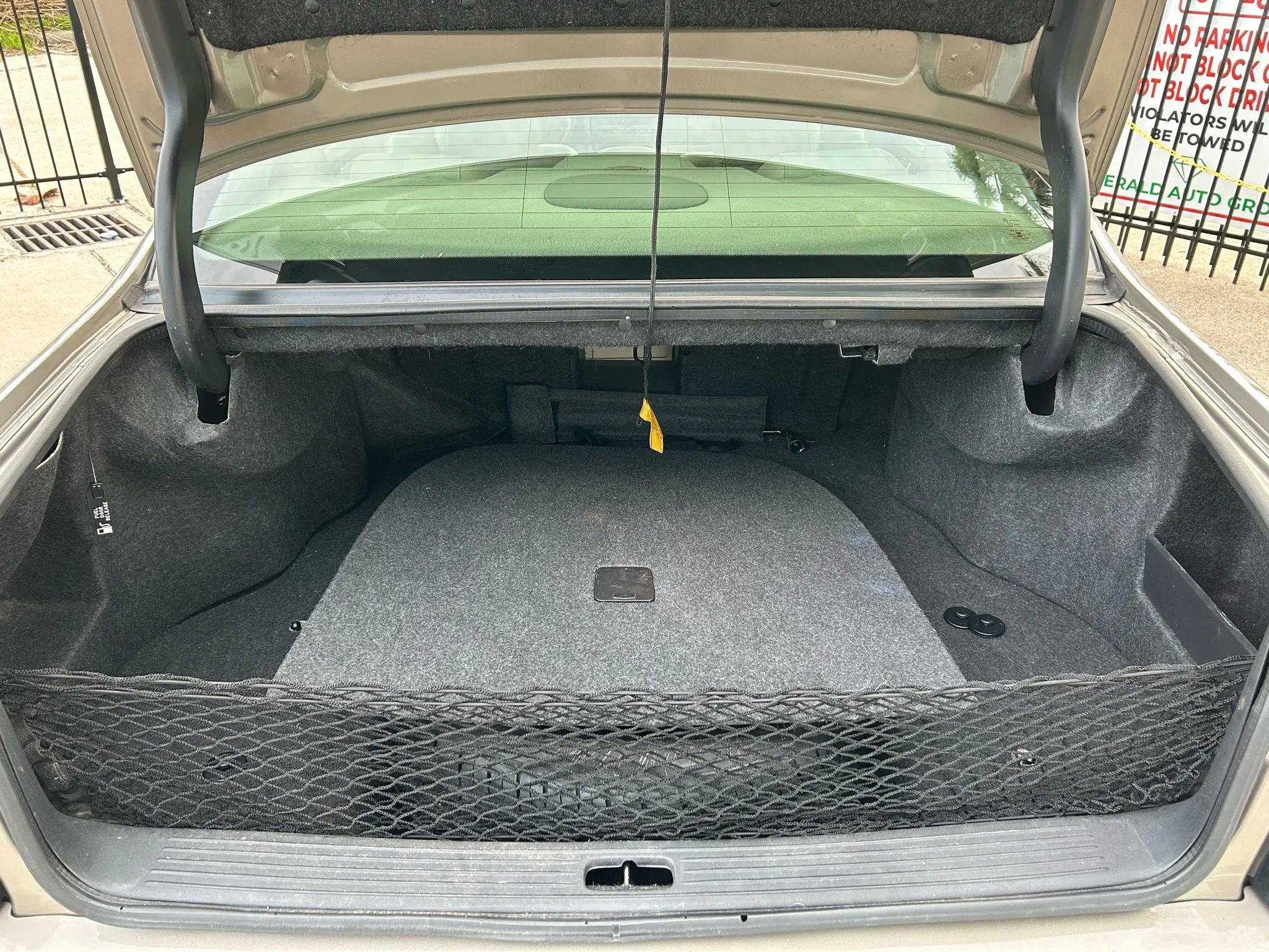 Used 2000 Cadillac De Ville Sedan w/ Comfort/Convenience Pkg FWD image 26