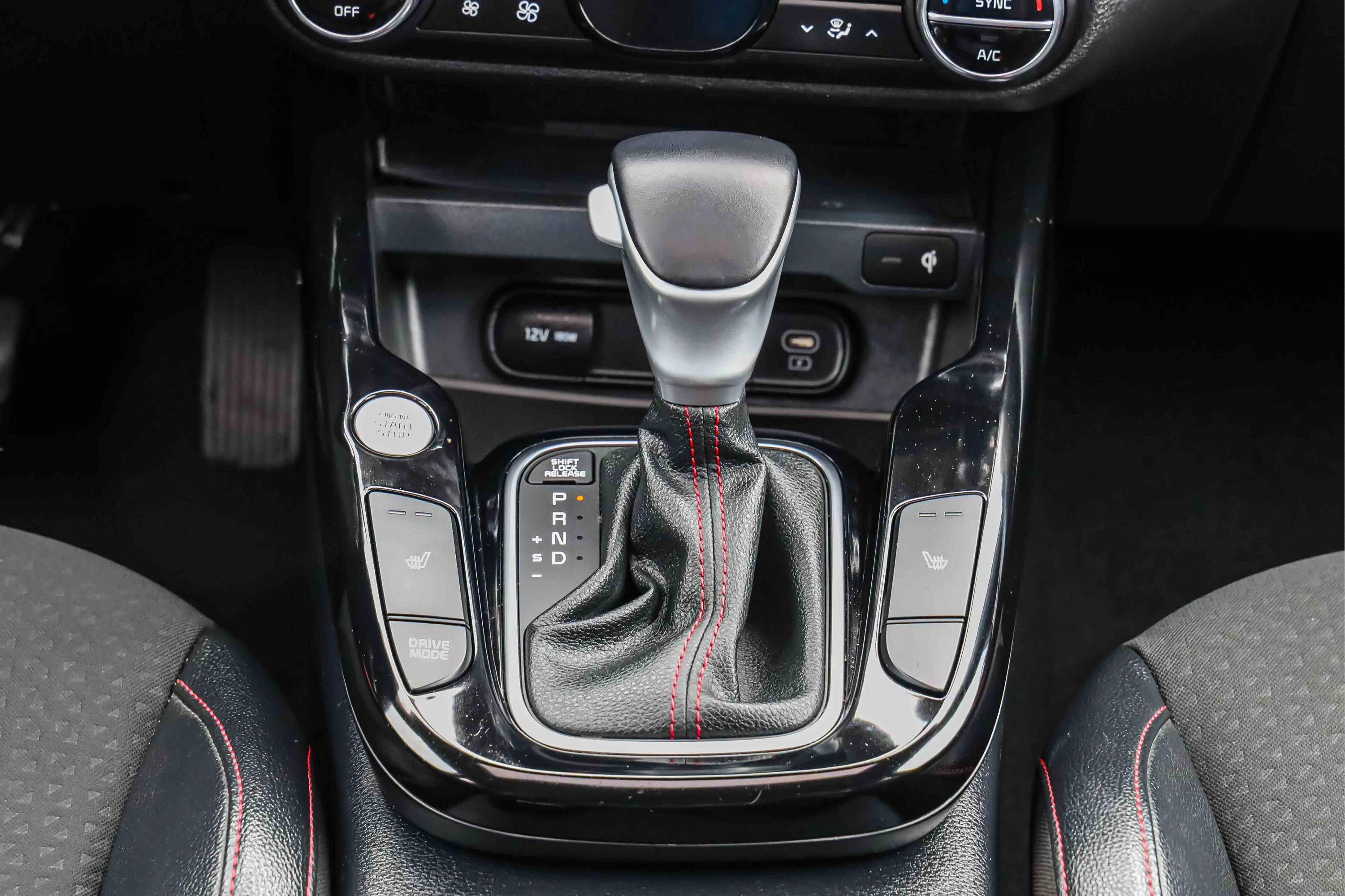 Certified 2024 Kia Soul GT-Line w/ Option Group 020 FWD image 12