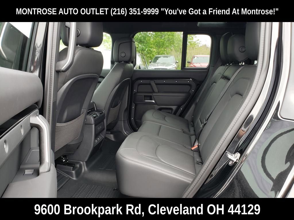 New 2025 Land Rover Defender 110 S image 6