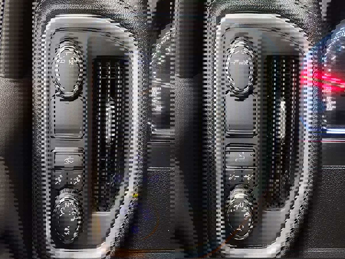 Used 2021 Chevrolet Silverado 1500 LT w/ Texas Edition Plus image 39