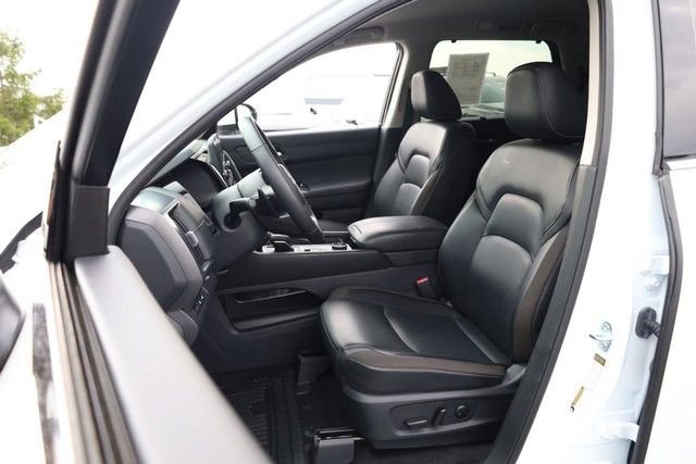 Certified 2025 Nissan Pathfinder SL image 10