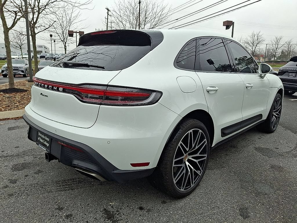 Used 2024 Porsche Macan AWD/4WD image 10