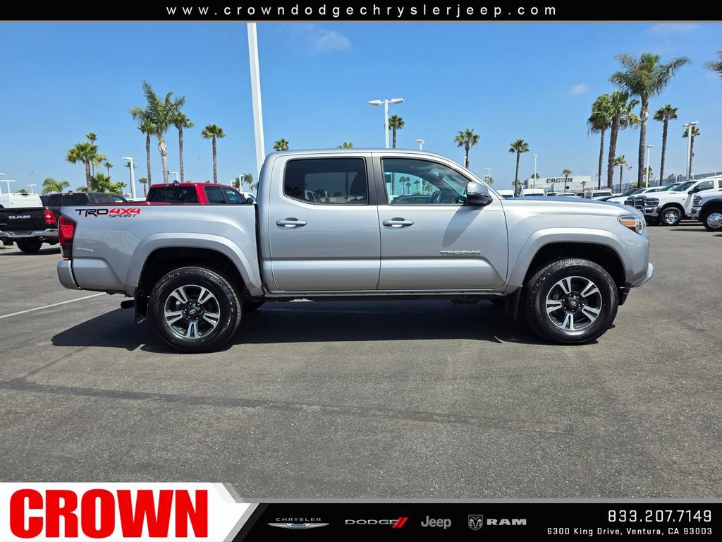 Used 2018 Toyota Tacoma TRD Sport w/ TRD Premium Sport Package AWD/4WD image 8