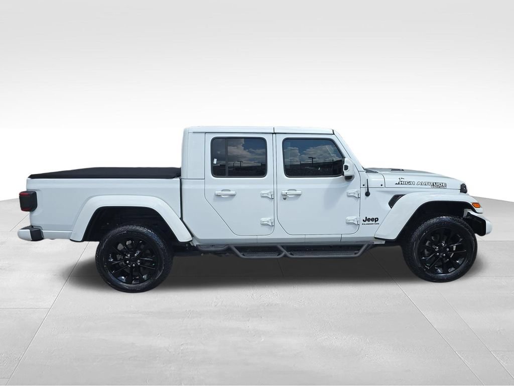 Used 2021 Jeep Gladiator Overland AWD/4WD image 6