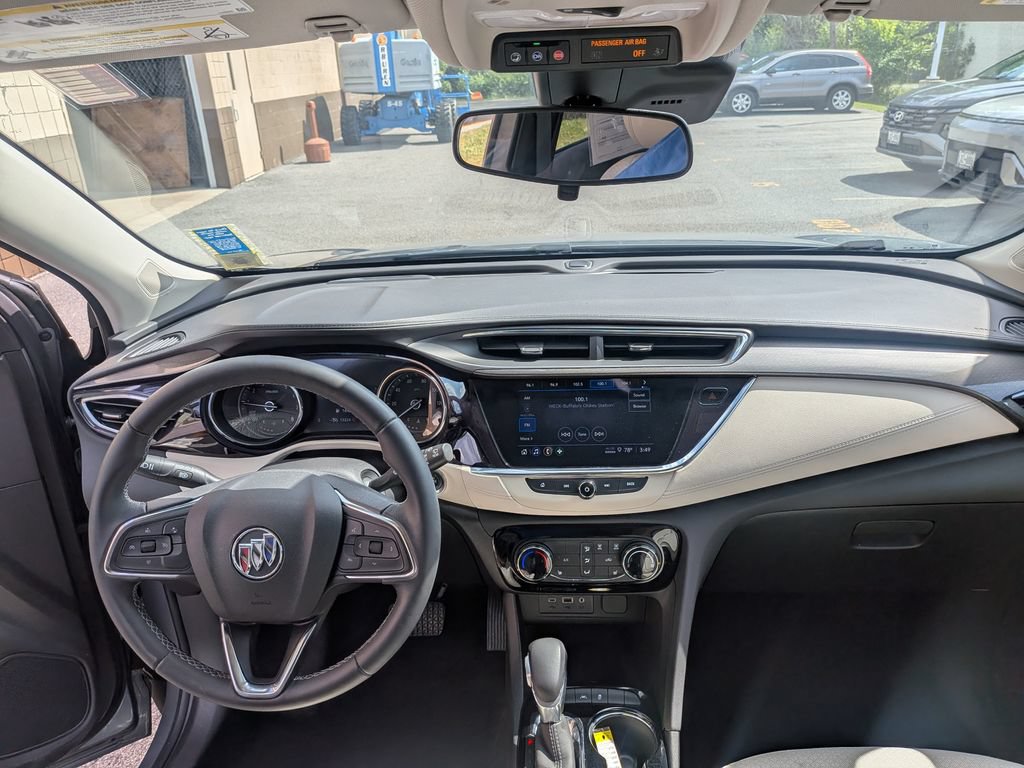 Used 2023 Buick Encore GX Preferred w/ Cold Weather Comfort Package FWD image 7
