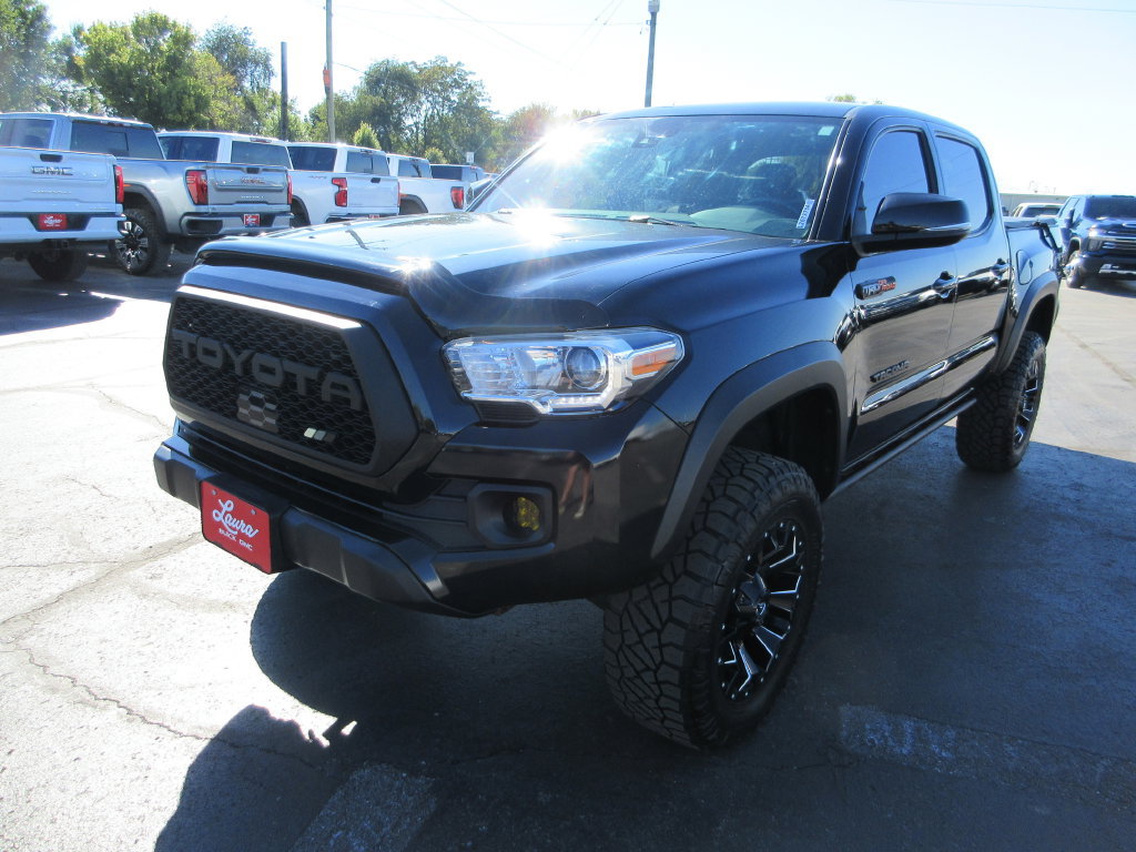 Used 2020 Toyota Tacoma TRD Off-Road AWD/4WD image 11