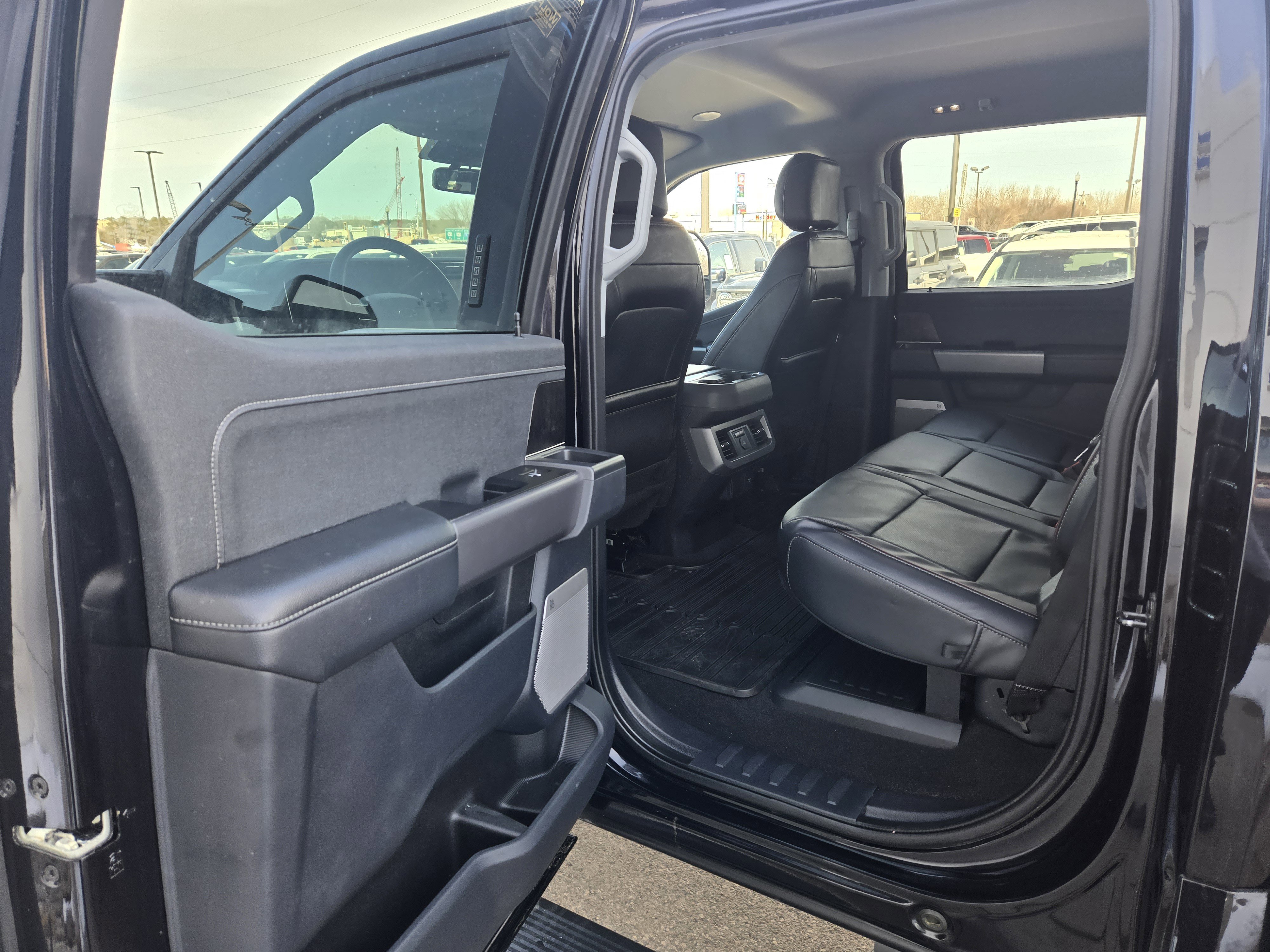 Used 2024 Ford F350 Lariat w/ Lariat Ultimate Package image 12