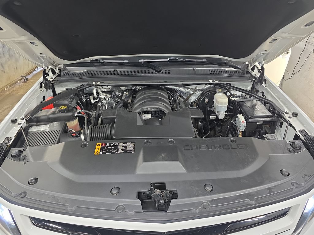 Used 2018 Chevrolet Suburban Premier AWD/4WD image 33