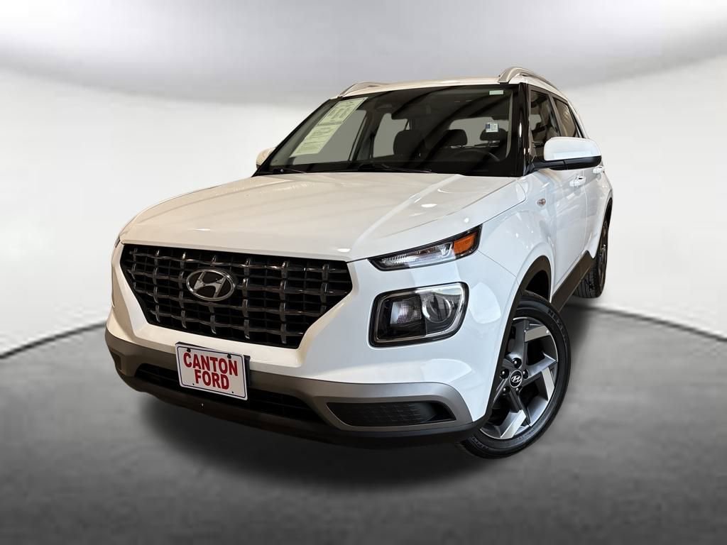 Used 2025 Hyundai Venue SEL image 1