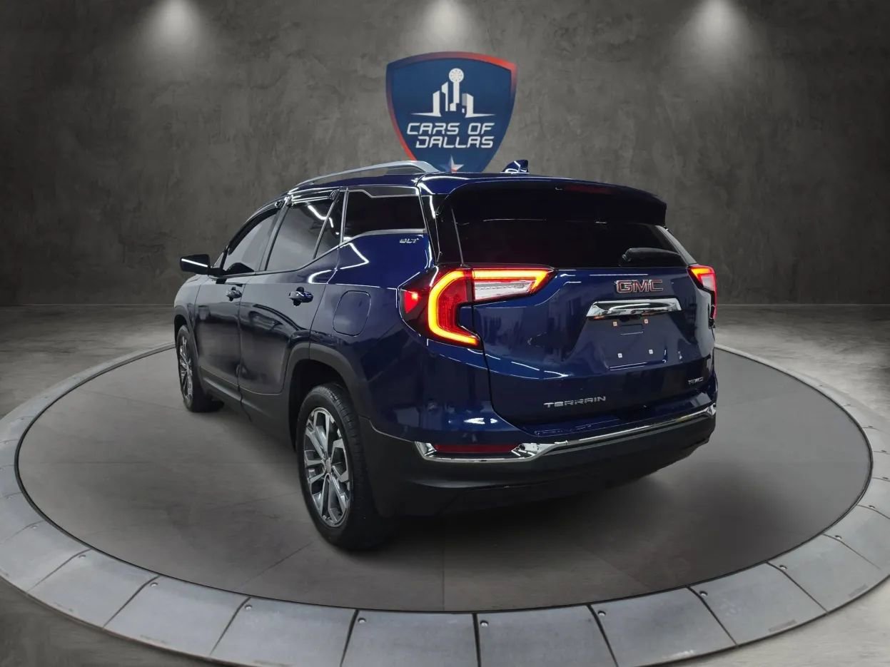 Used 2022 GMC Terrain SLT image 3