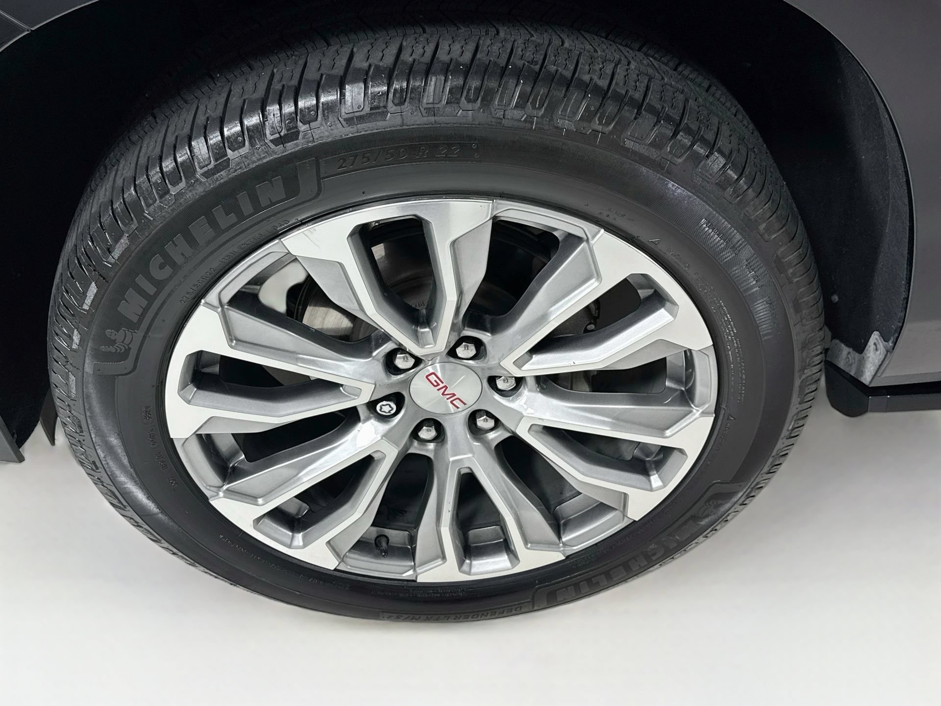 Used 2022 GMC Yukon Denali w/ Denali Premium Package RWD image 35