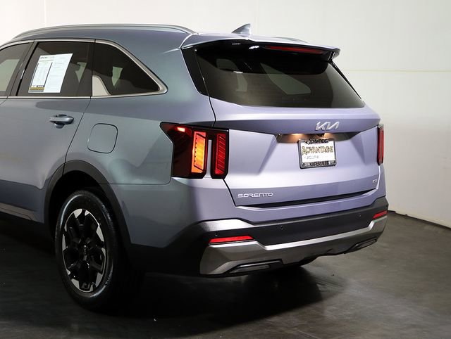 Used 2024 Kia Sorento S w/ Panoramic Sunroof Package AWD/4WD image 11