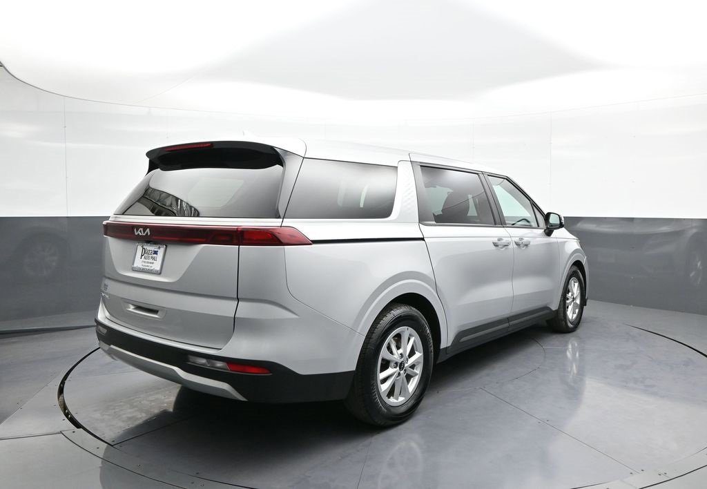 Certified 2023 Kia Carnival LX image 6