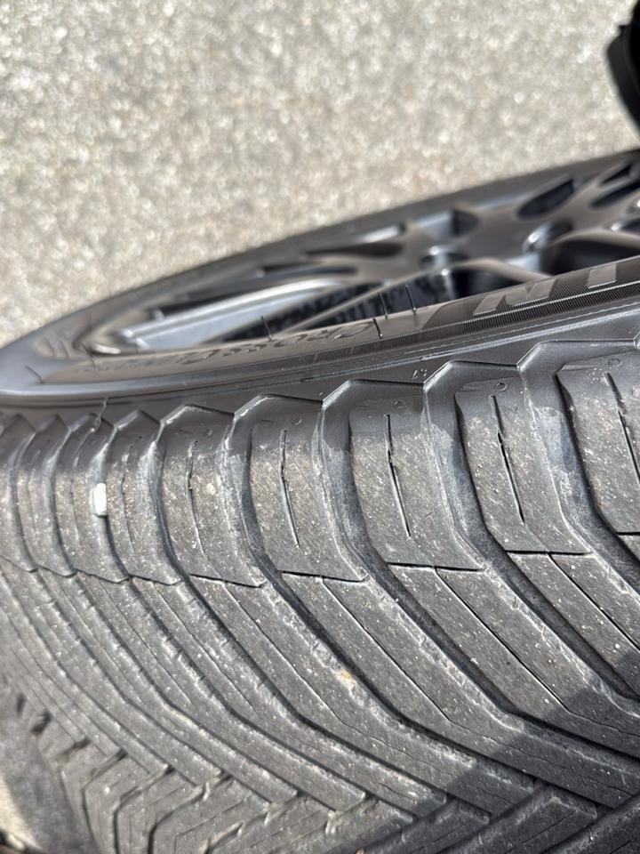Used 2017 Porsche Cayenne GTS AWD/4WD image 9
