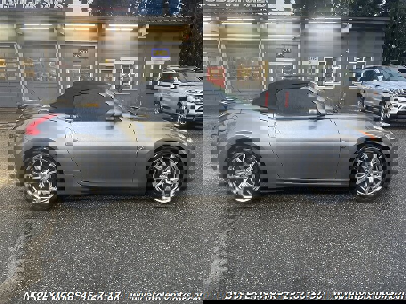 Used 2011 Nissan 370Z Touring w/ Sport Pkg image 8