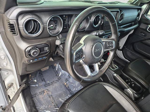 Used 2023 Jeep Wrangler Unlimited Sahara w/ Cold Weather Group AWD/4WD image 10