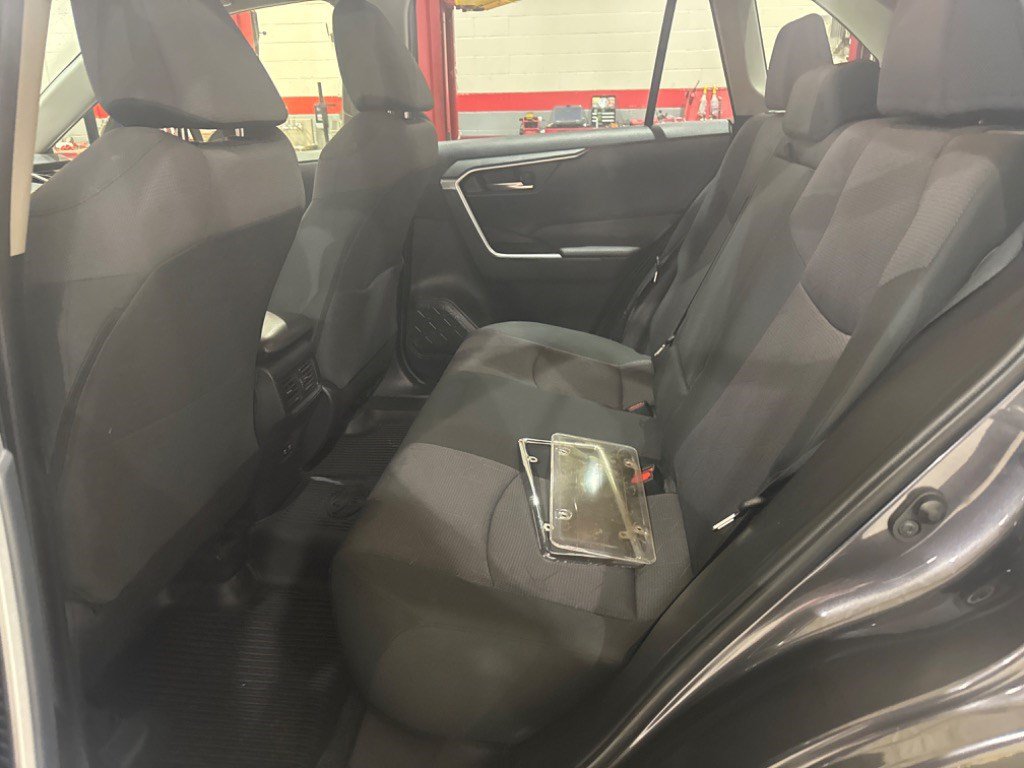 Used 2019 Toyota RAV4 XLE w/ Convenience Package AWD/4WD image 9