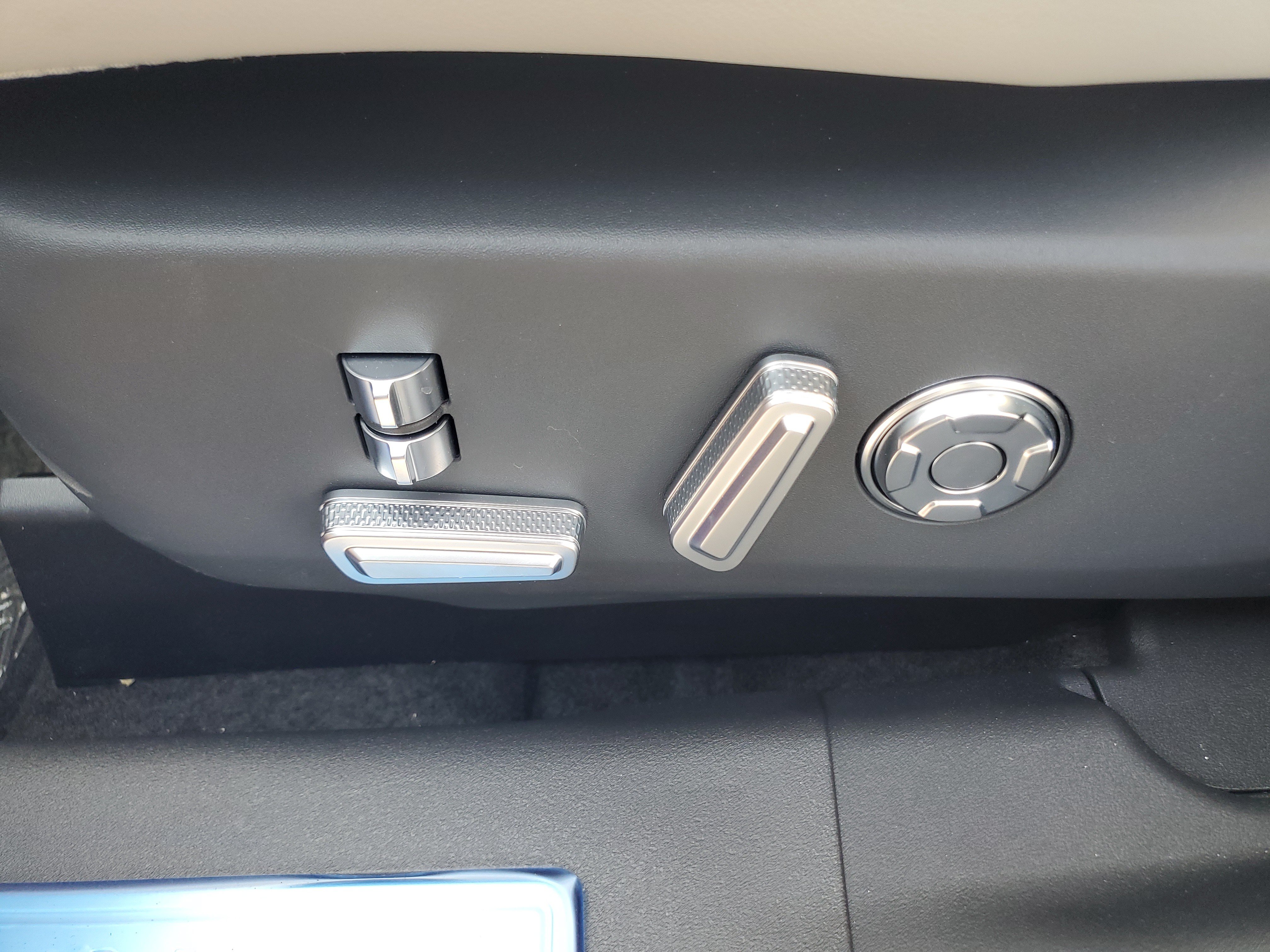 New 2026 Lincoln Nautilus Reserve AWD/4WD image 12