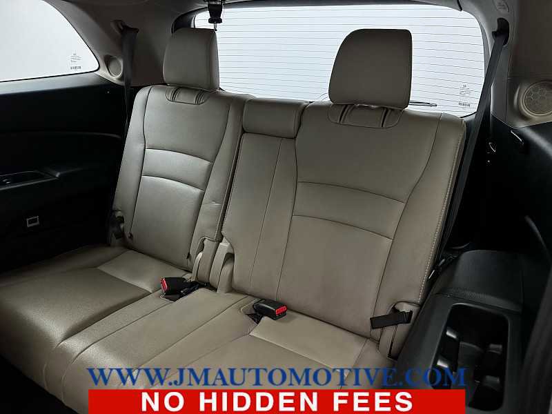 Used 2022 Honda Pilot Touring image 17