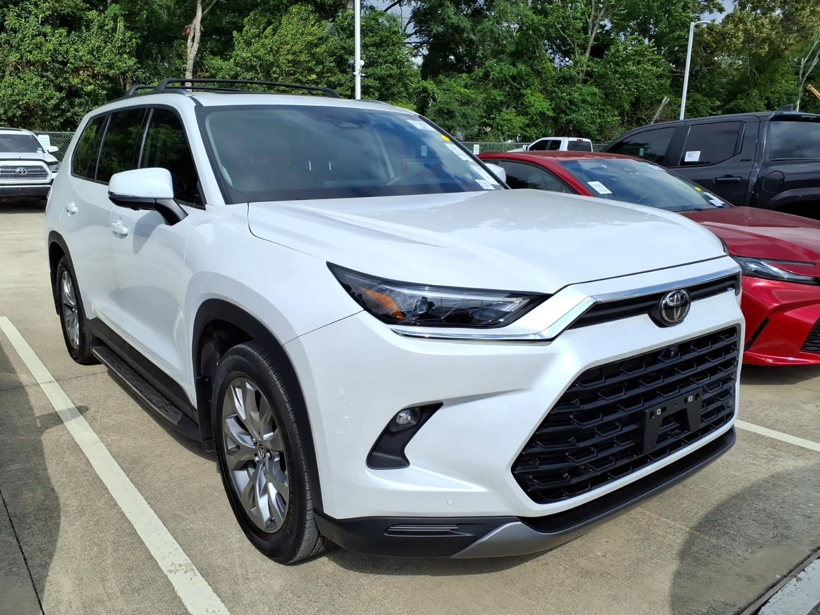 Used 2025 Toyota Grand Highlander FWD image 1