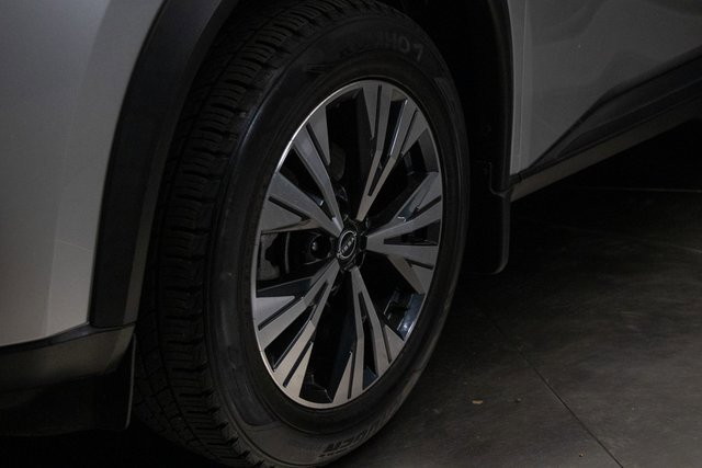 Used 2023 Nissan Rogue SV w/ SV Premium Package image 7