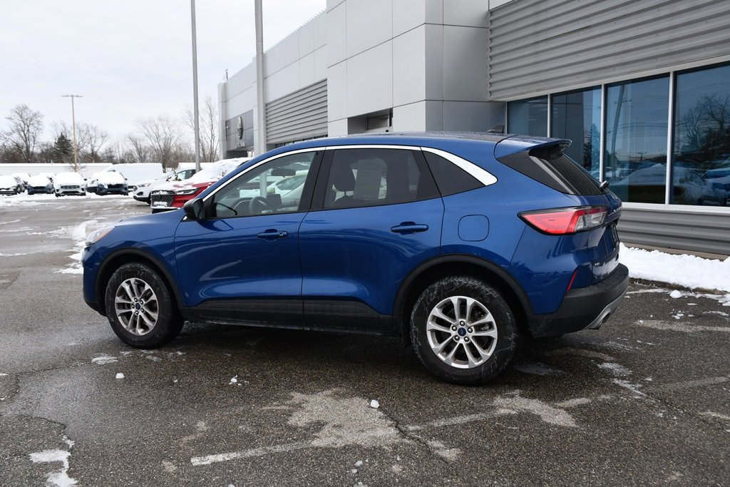 Used 2022 Ford Escape SE image 3