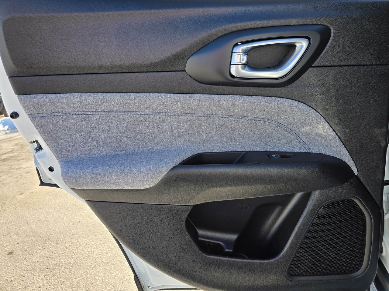 Used 2024 Jeep Compass Latitude w/ Convenience Group image 29