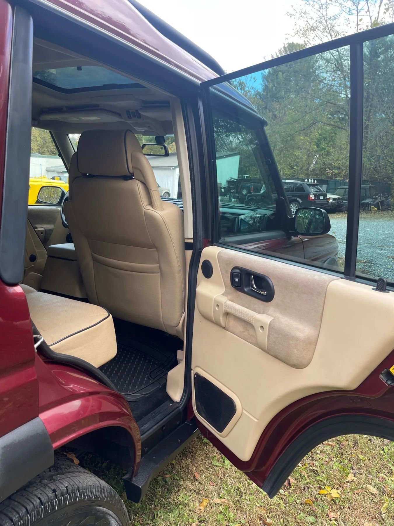 Used 2004 Land Rover Discovery SE image 9