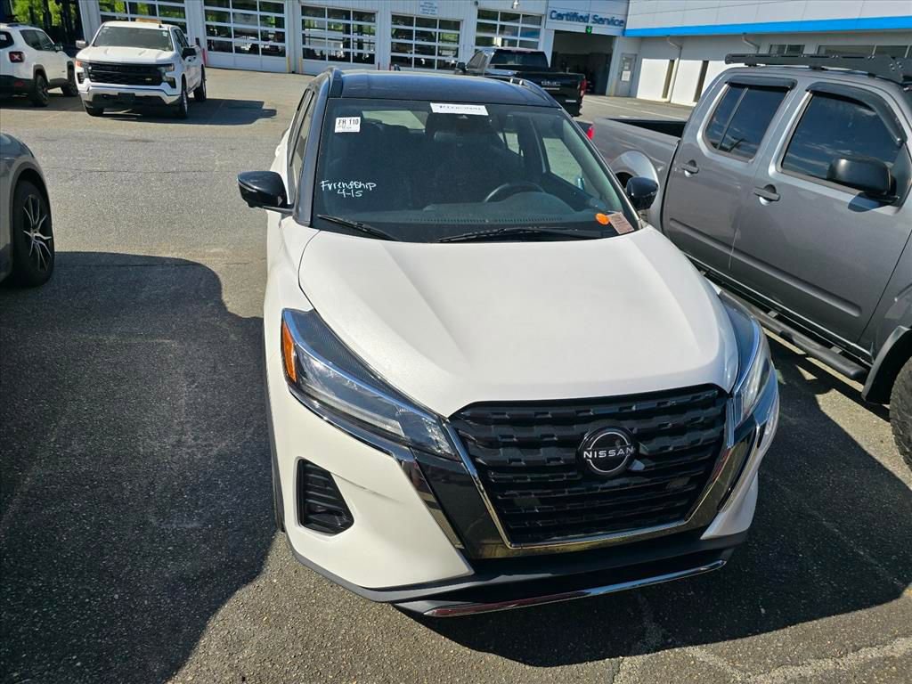 Used 2022 Nissan Kicks SR image 8