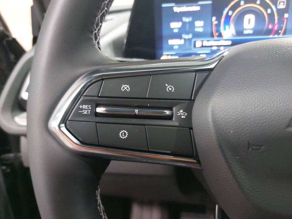 Used 2026 Chevrolet Traverse LT w/ Driver Confidence Package AWD/4WD image 18