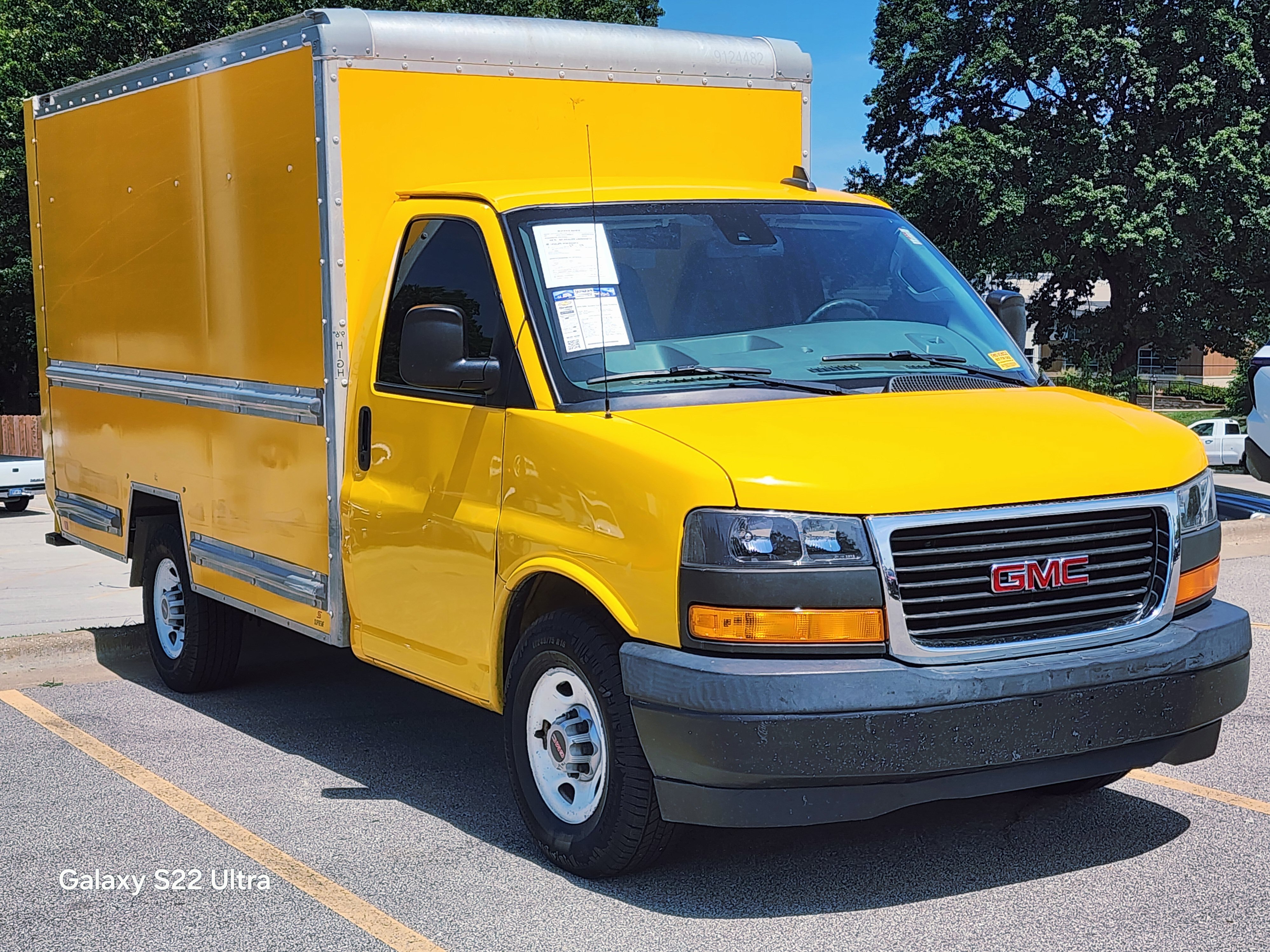 Used 2019 GMC Savana 3500 w/ Driver Convenience Package RWD video 2