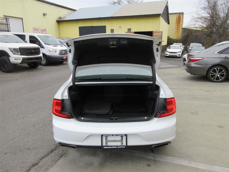 Used 2018 Volvo S90 T6 Inscription w/ Convenience Package image 4