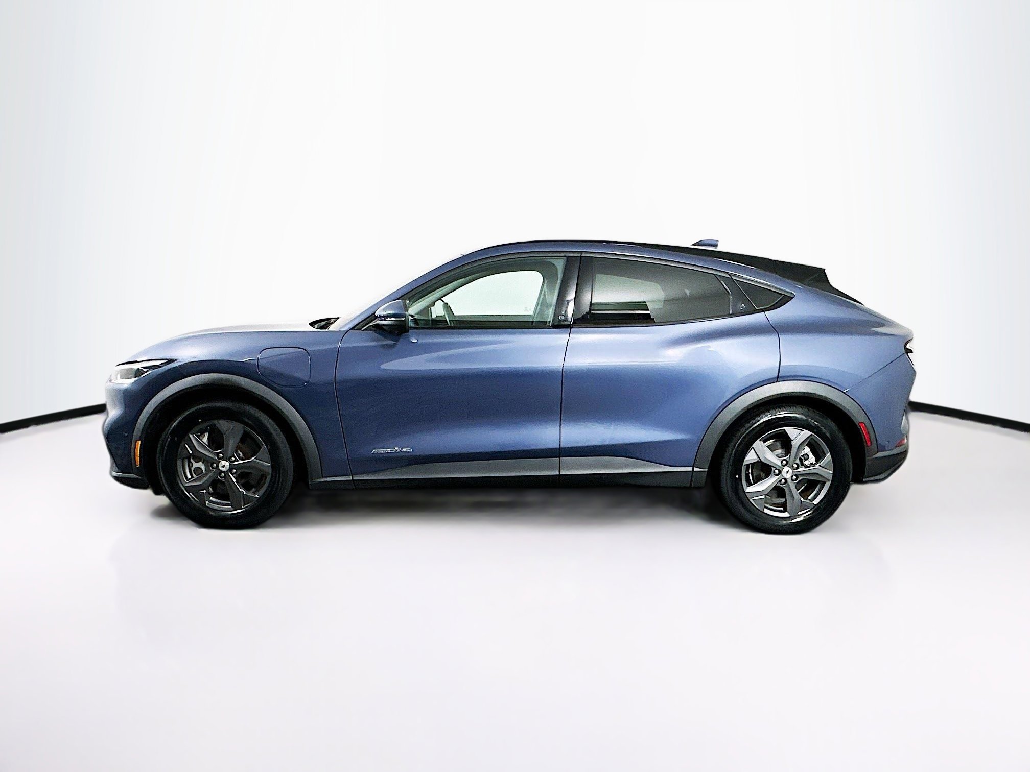 Used 2021 Ford Mustang Mach-E Select w/ Comfort/Technology Package image 4