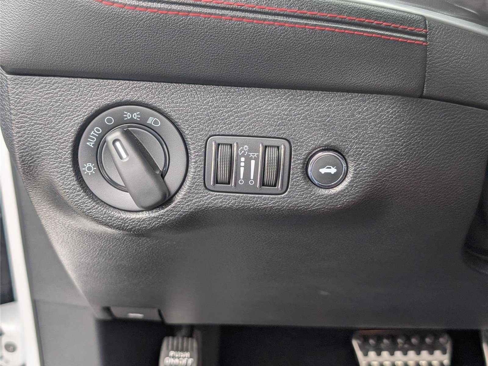 Used 2021 Dodge Challenger R/T Scat Pack RWD image 27